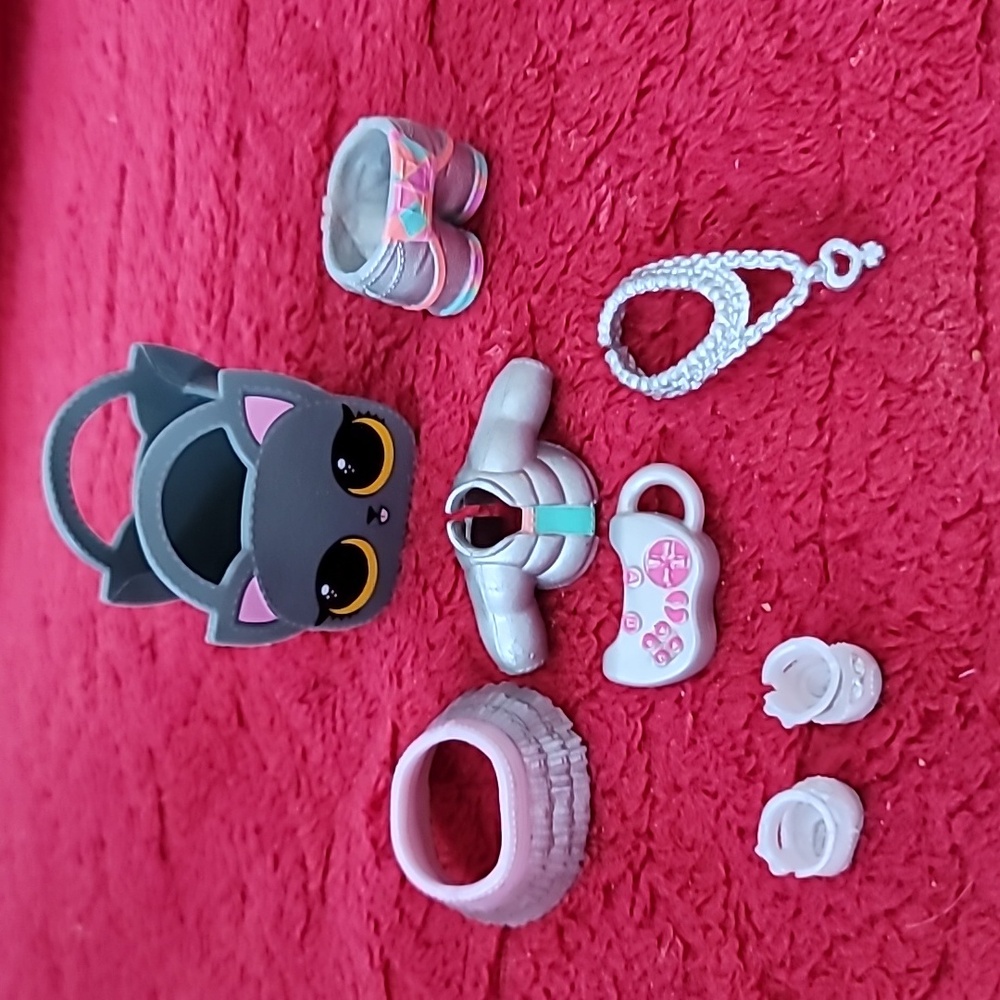 L.O.L. Surprise! Gray And Pink Doll Accessory Set Of 7